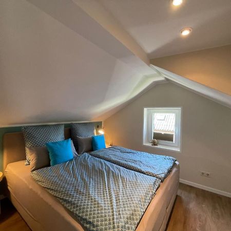 Lüttje Najade Ruhige, zentrale Lage am Rande des Kurparks. Wenige Gehminuten zum Strand und in die Innenstadt. Neu renovierte und liebevoll eingerichtete Wohnung. Borkum Exterior foto