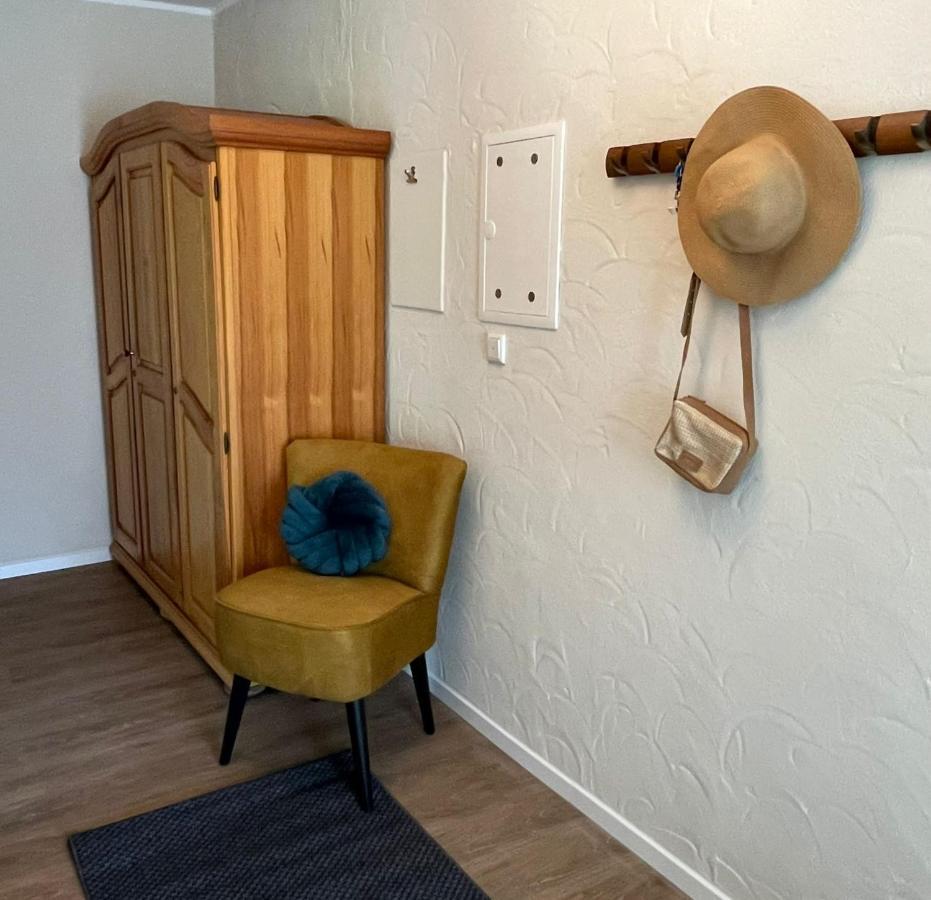Lüttje Najade Ruhige, zentrale Lage am Rande des Kurparks. Wenige Gehminuten zum Strand und in die Innenstadt. Neu renovierte und liebevoll eingerichtete Wohnung. Borkum Exterior foto